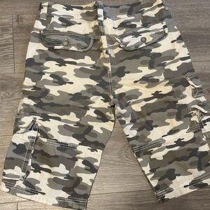 Cargo men’s shorts by Buckle black